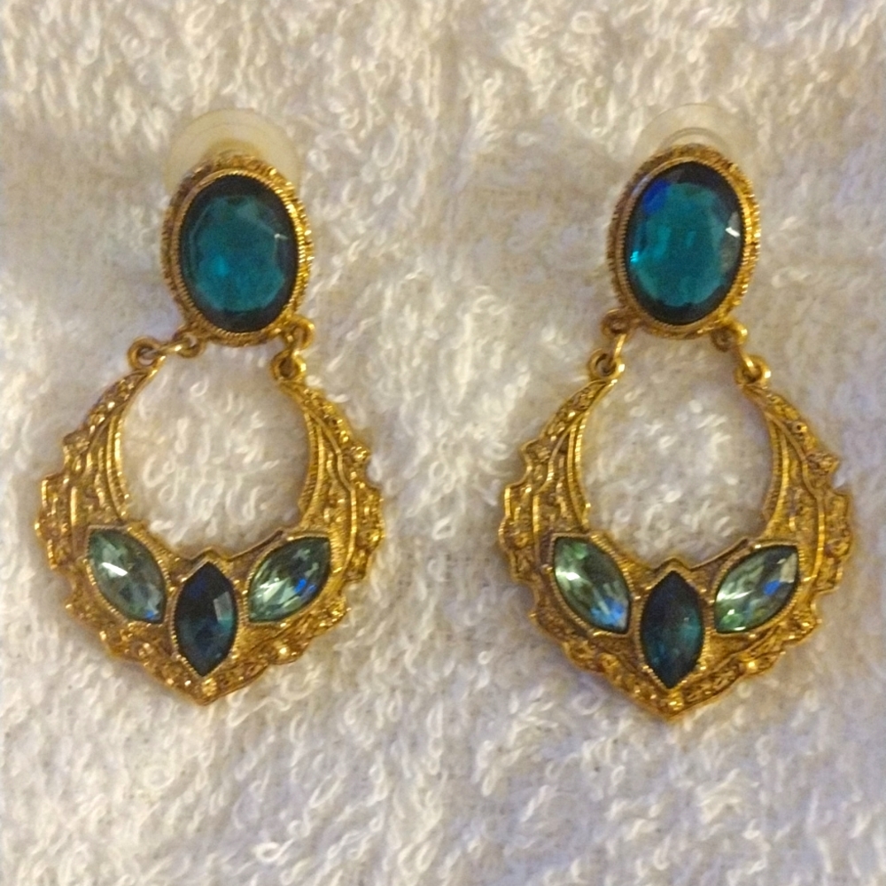 Faux emerald and gold earrings